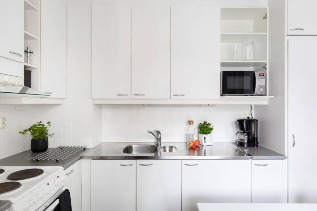 Sleepwell Apartments Allinkatu With Private Sauna And Parking 图尔库 外观 照片